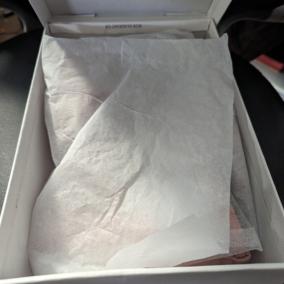 Scoop Women's Crinkle Crushed Velvet Fabric Block Heel Sandals Blush Pink Sz 9 - Picture 4 of 7